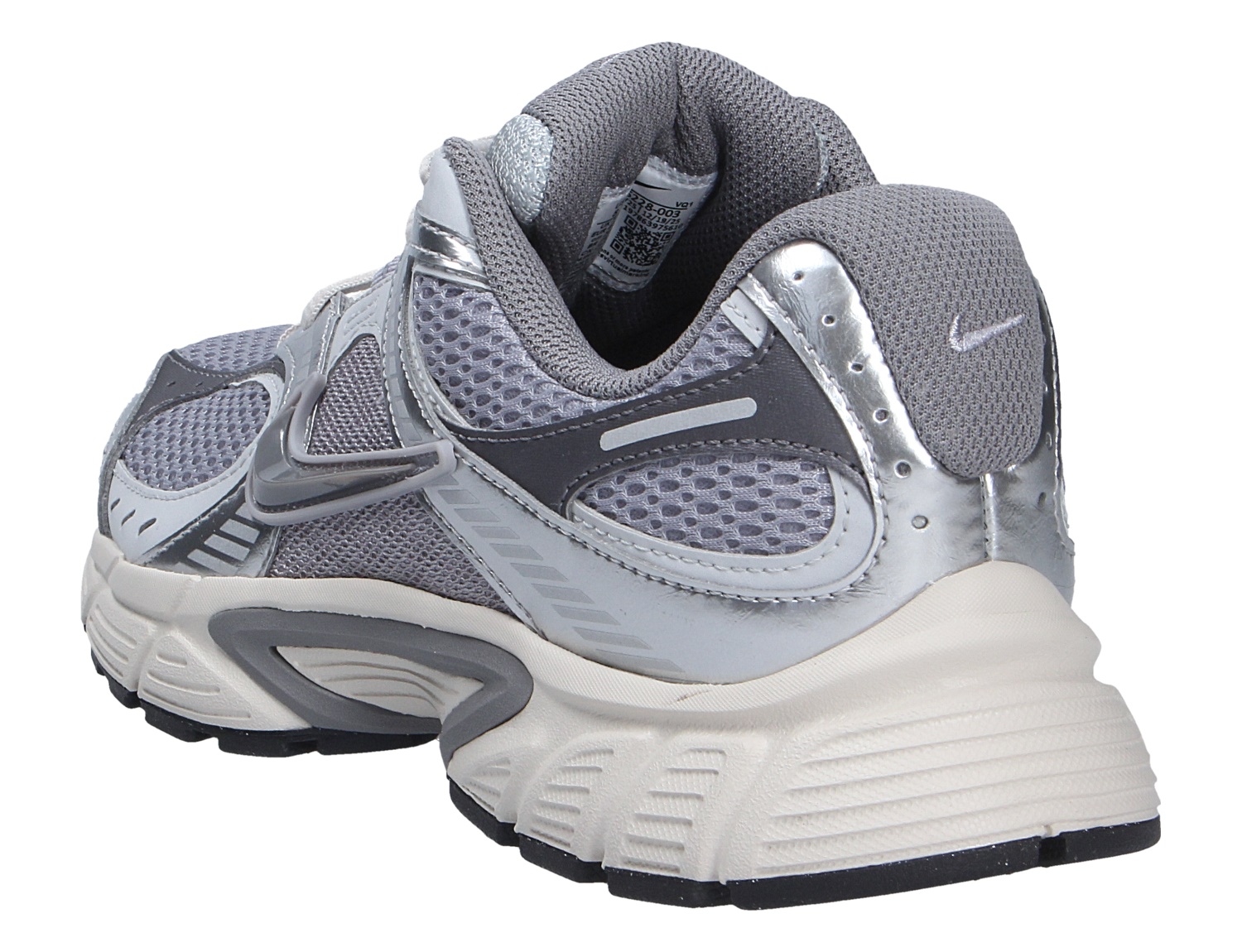 Nike V5 RNR Sneaker im Paar, Rückansicht in Silber-Grau mit atmungsaktivem Mesh, metallic Overlays und markanter weißer Laufsohle